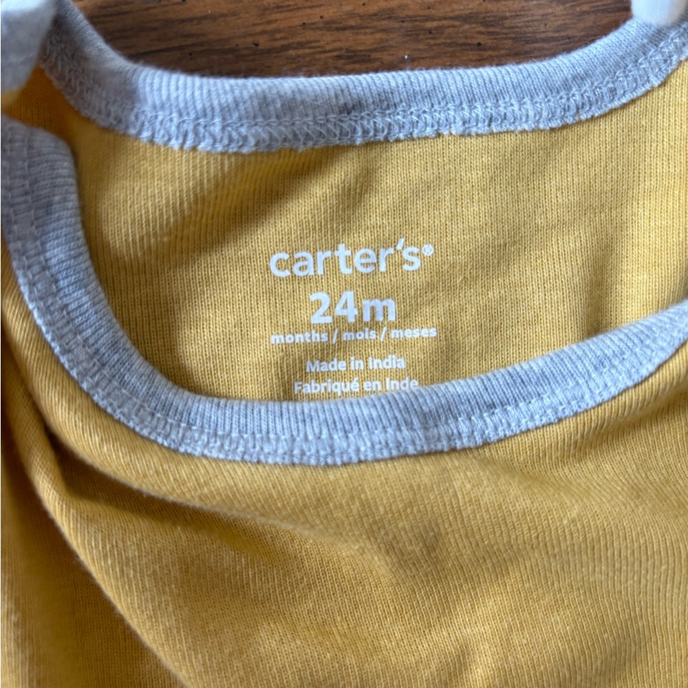 Carters Set - Picture 3 of 7